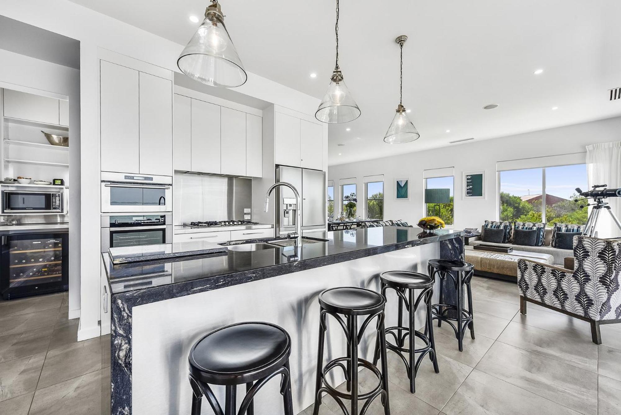Aloha Waterfront Properties Robe Pokoj fotografie