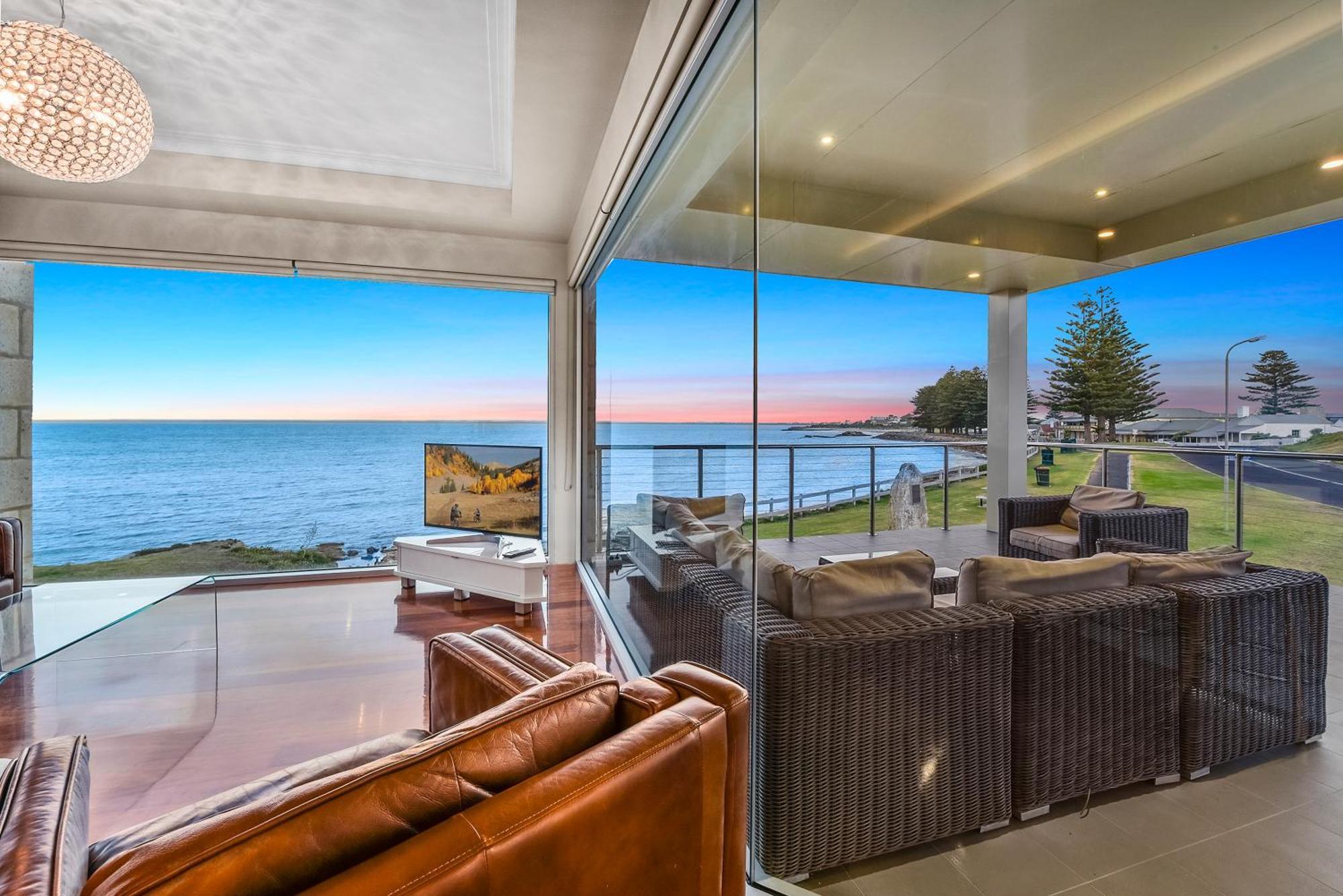 Aloha Waterfront Properties Robe Pokoj fotografie