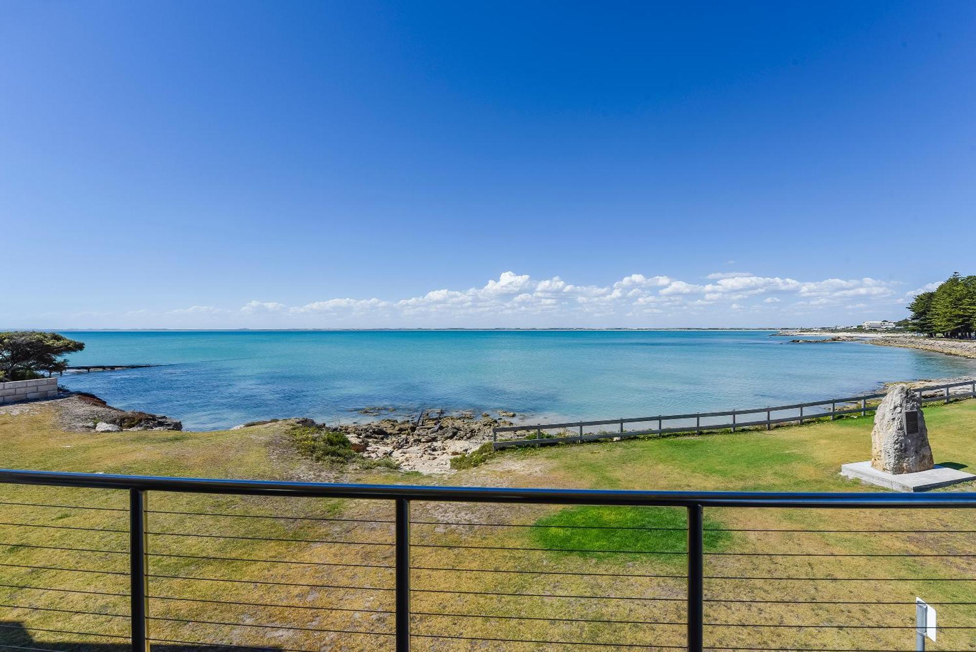 Aloha Waterfront Properties Robe Pokoj fotografie